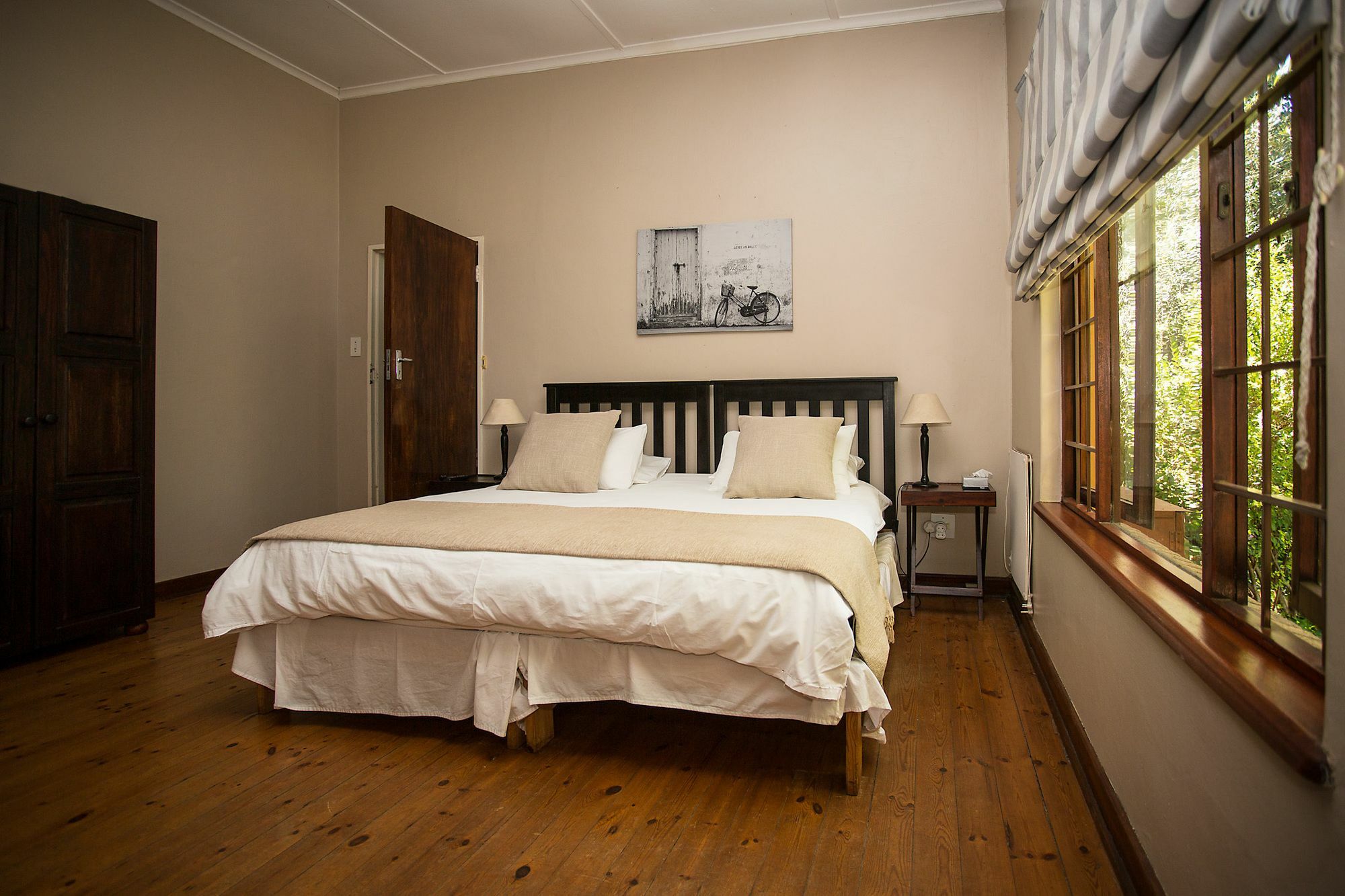 סטלנבוש Dirtopia Trail Lodge מראה חיצוני תמונה