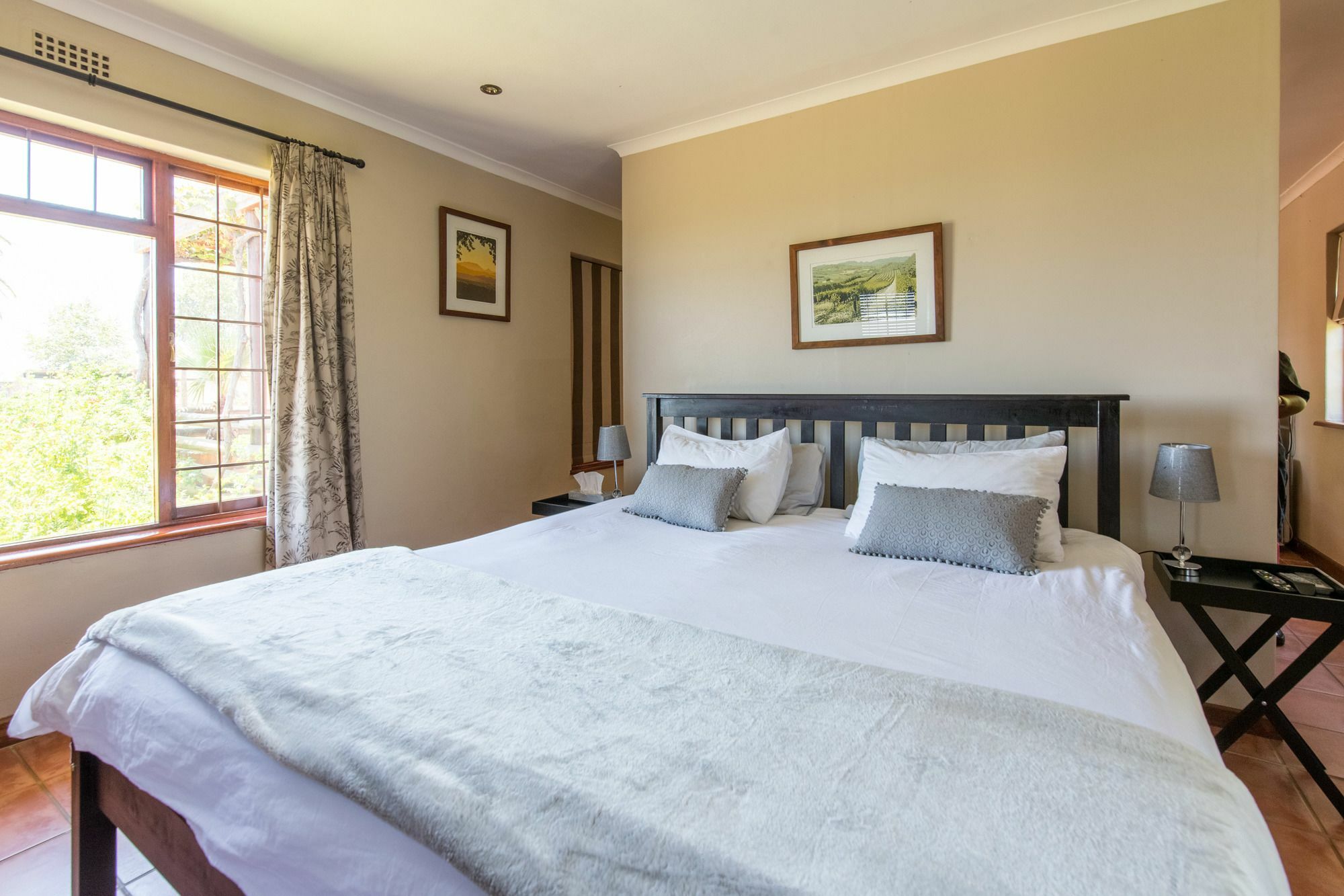 סטלנבוש Dirtopia Trail Lodge מראה חיצוני תמונה