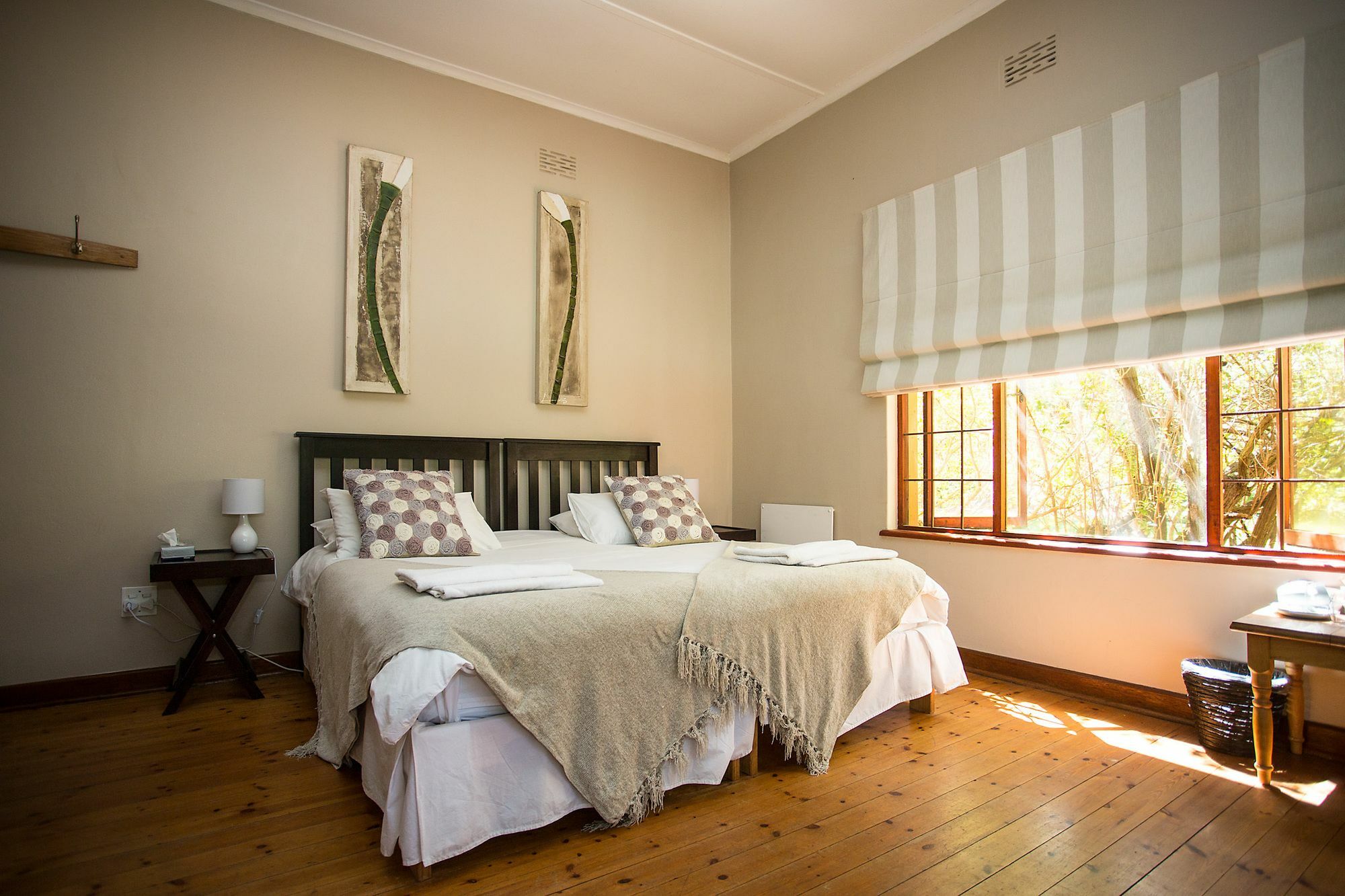 סטלנבוש Dirtopia Trail Lodge מראה חיצוני תמונה