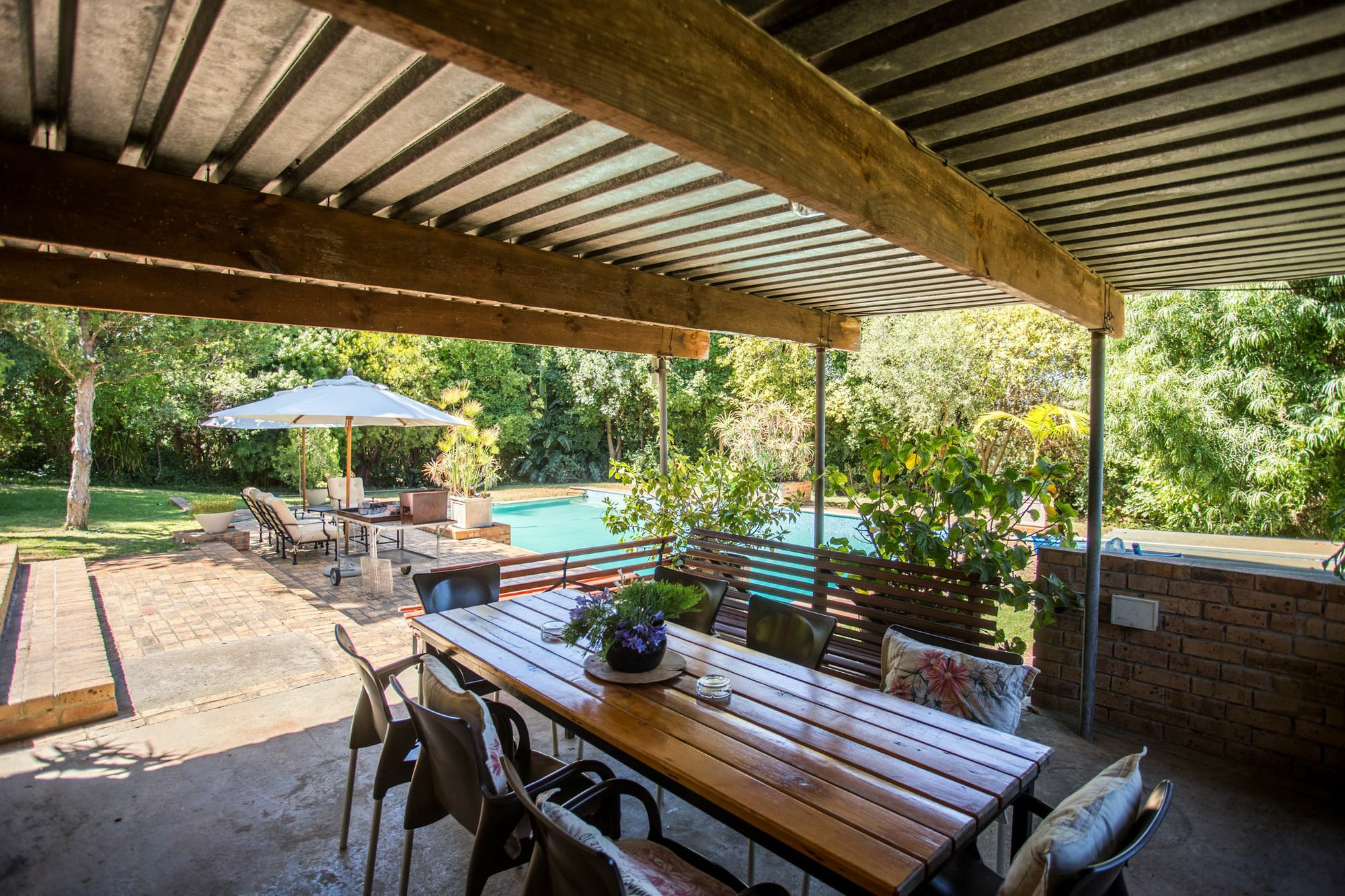 סטלנבוש Dirtopia Trail Lodge מראה חיצוני תמונה