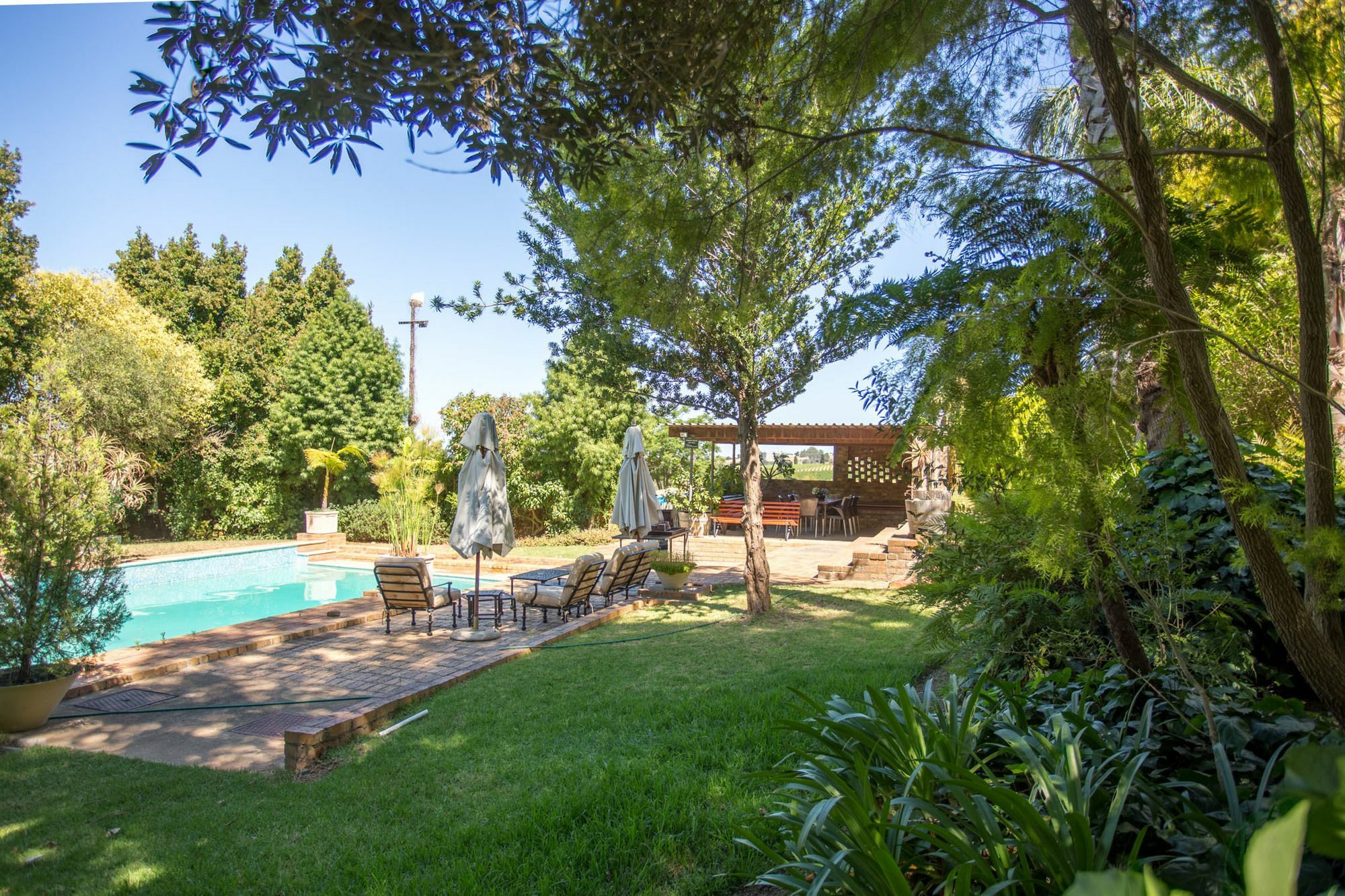 סטלנבוש Dirtopia Trail Lodge מראה חיצוני תמונה