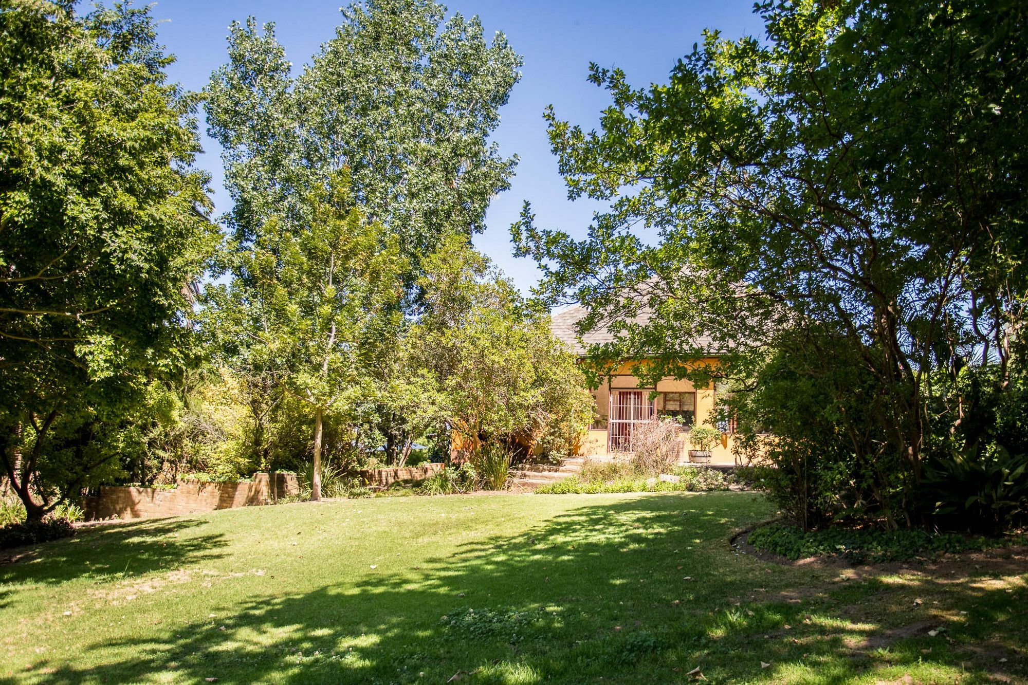 סטלנבוש Dirtopia Trail Lodge מראה חיצוני תמונה